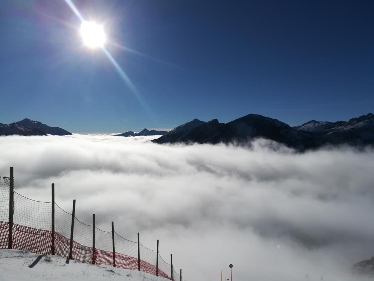 Pistenblick Chalet Sankt Margarethen im Lungau Bagian luar foto
